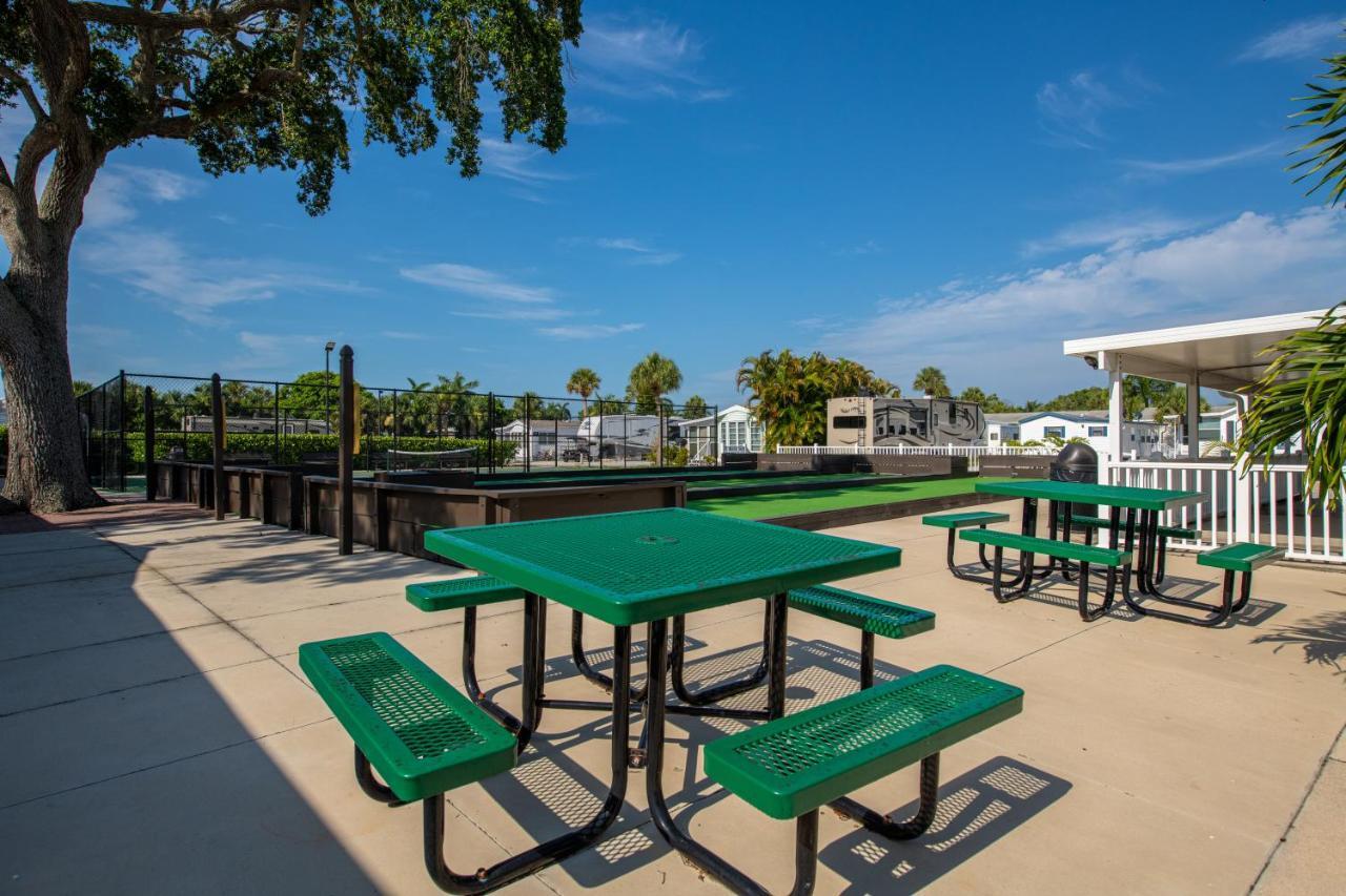Groves Rv Resort Harlem Heights Exteriér fotografie