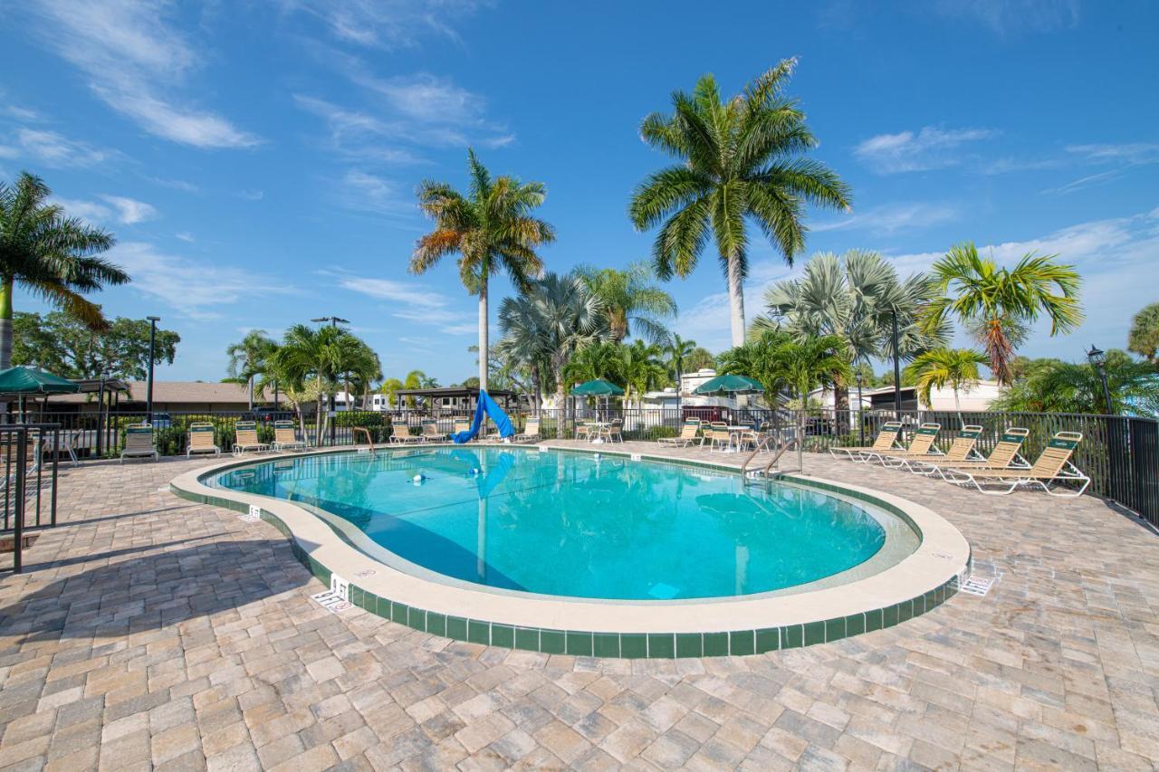 Groves Rv Resort Harlem Heights Exteriér fotografie